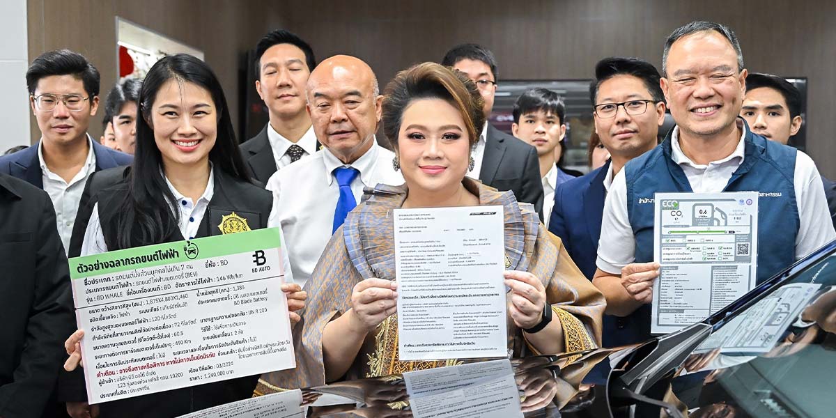 “ศุภมาส” นำทีม สคบ. บุกโชว์รูมรถไฟฟ้า สางปัญหา EV “ชำรุด-ลอยแพ-ราคาดิ่ง”